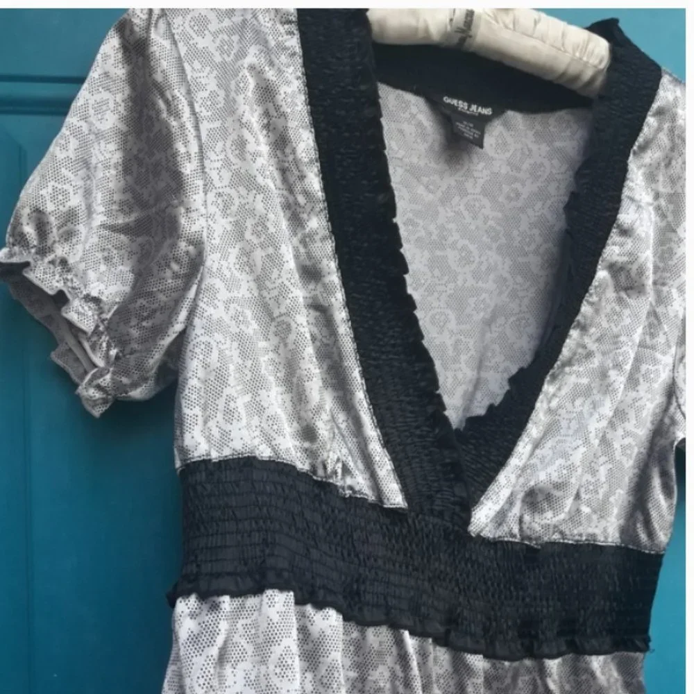 Vintage Guess Dress Retro 90s Romamtic Flirty Puff Sleeves Plunging V Neck - Picture 4 of 10